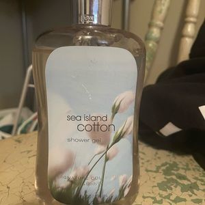 Bath and Body works Seal Island Cotton Rare scent